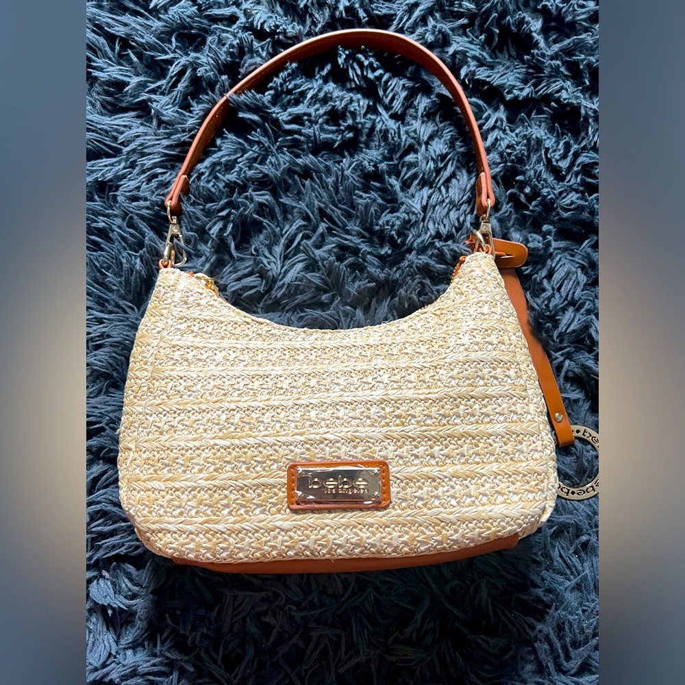 NEW BEBE WHITE/CREAM STRAW BOHO CHIC BAG W/ REMOVABLE WRISTLET POUCH BRAND NEW